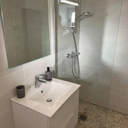 Centre De * Guécélard